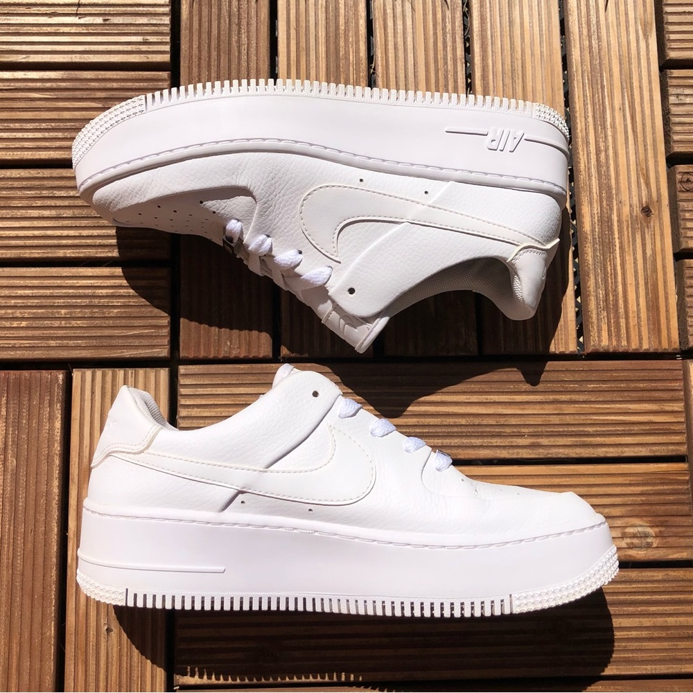 Nike Air Force 1 Sage Lows